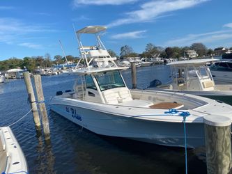 37' Boston Whaler 2014 Yacht For Sale